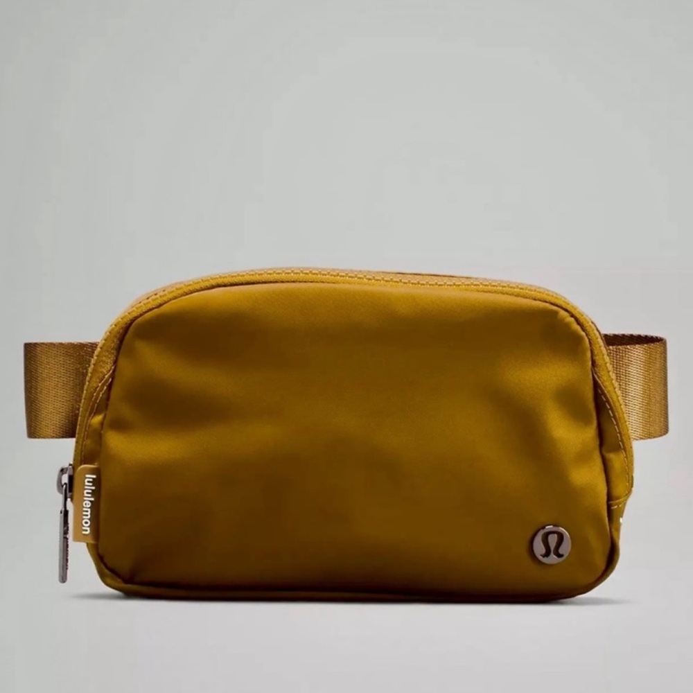 Lululemon Everywhere Belt Bag Burnt Caramel
